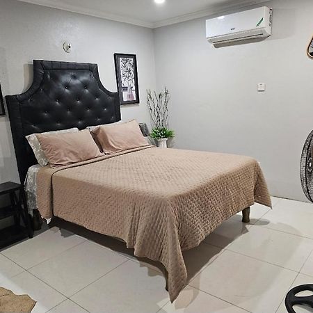 Secret Hideaway Apartment Ocho Rios Exterior foto
